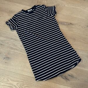 Navy stripped tee shirt dress